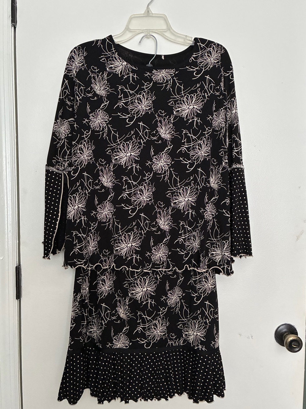 Floral Print Black & Cream Women's Skirt Set